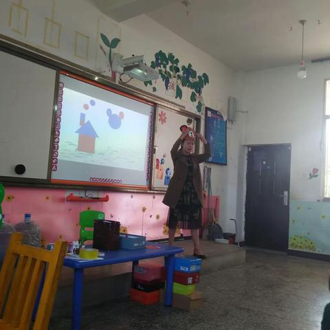 戛古幼儿园教研活动