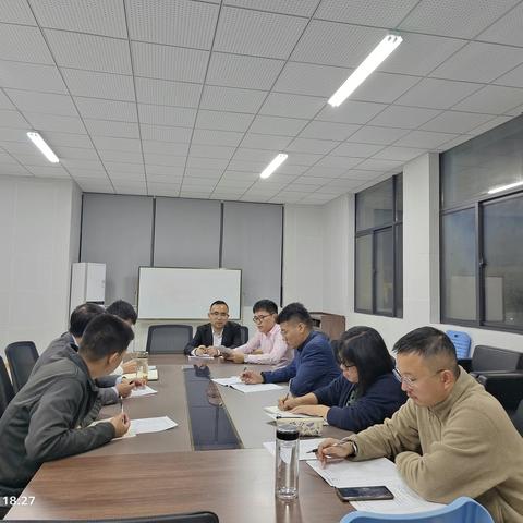 高一年级召开返校日班主任例会