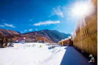 鹧鸪山滑雪+甘堡+桃坪新寨纯玩二日游