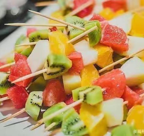 “食”之有味，“欲”见美好—紫丹幼儿园芽芽三班食欲课❤️五颜六色的串串🍢💞
