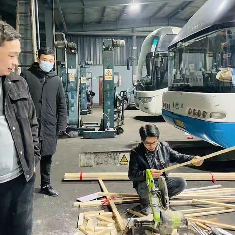 明家“疫”路助力，运务公司顺利完成转运车辆加装任务