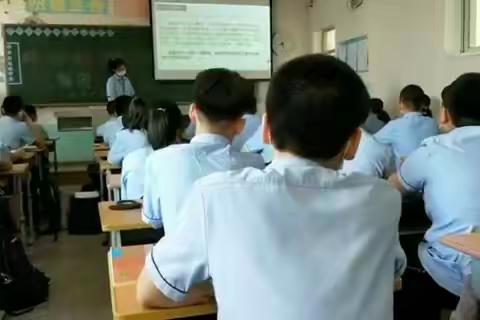 逆风成长   梦想起航                   —康平县第二中学六、八年级“开学第一课”