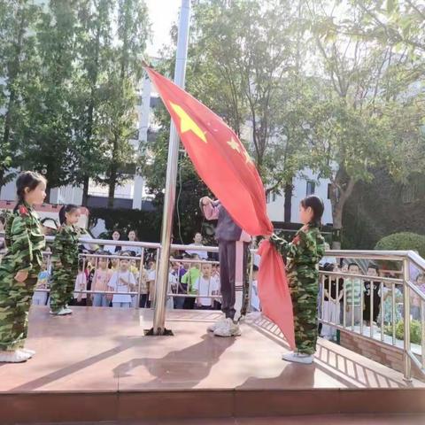 东海幼儿园大二班之小仪式 大情怀我是小小升旗手