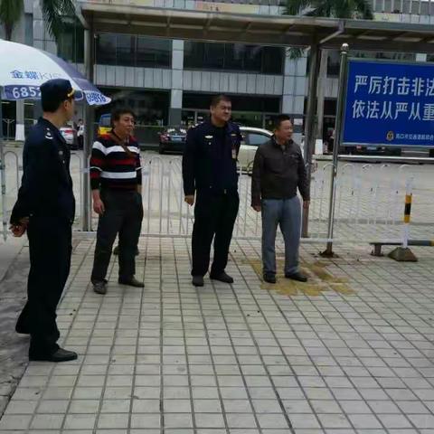 局道路客运处、组织人事处到海口火车东站和汽车南站进行出租车行业创文督查