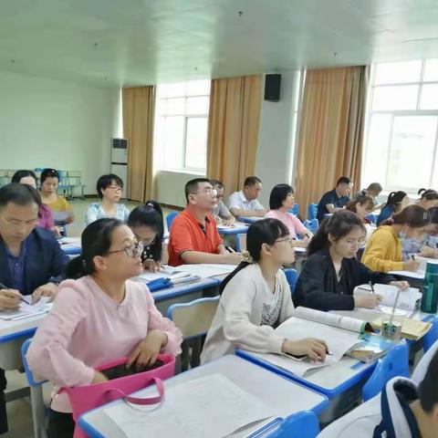 春暖花开，风采飞扬—记高中英语课堂教学展评活动