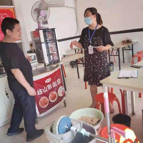 【莲湖★枣园】莱茵小城社区积极开展“创业担保贷款”宣传活动