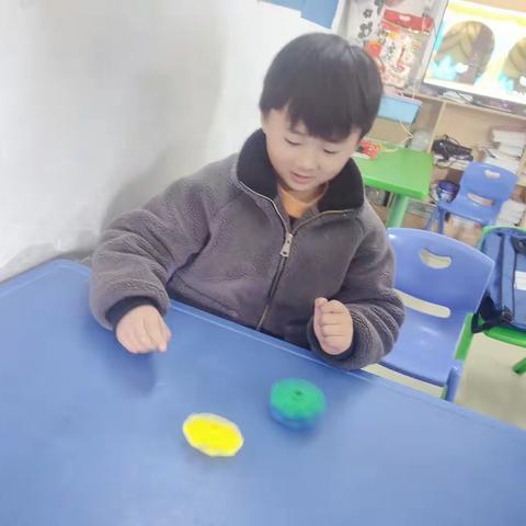 新城幼教金果果幼儿园锦熙小朋友