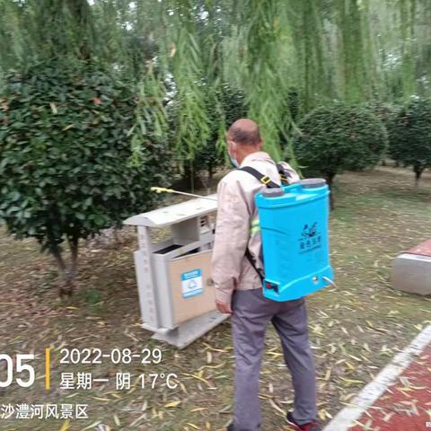 开展雨后清洁整治行动