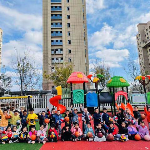 【东港四小幼儿园】——“停课不停学，快乐不延期”