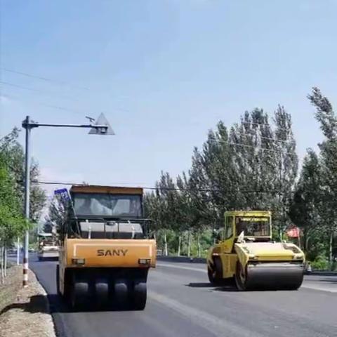 顺鑫人用汗水守护道路的畅通