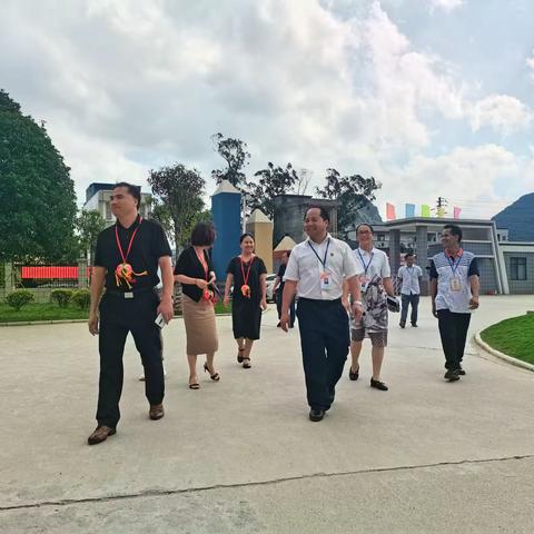 帮扶结对，携手并进——记深圳市龙岗区花城小学与靖西市第十小学结对帮扶活动