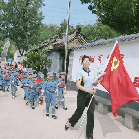 【普集学区】中心幼儿园   石峪寺来了一群“娃娃兵”（副本）