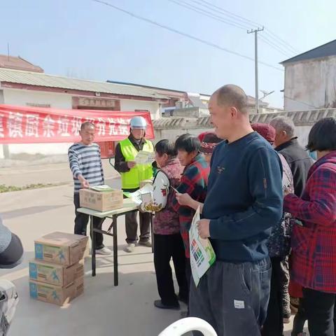 【新时代文明实践 铜山在行动】黄集镇谢庄村开展厨卫垃圾积分兑换活动