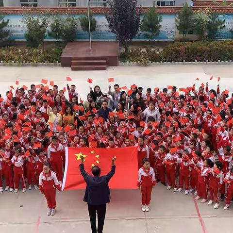 “不忘初心、牢记使命”——刘坪镇中心小学庆祝新中国70周年华诞红歌歌咏比赛掠影