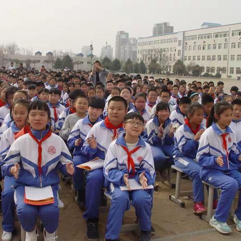 迁安市第一实验小学2018届毕业课程启动典礼胜利召开