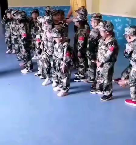 小朋友们喜爱的军警课