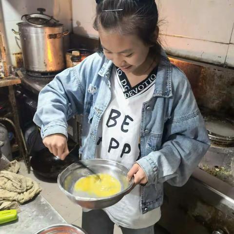 今天做的是西红柿炒鸡蛋