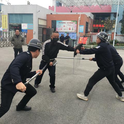 张家界民族小学：未雨绸缪防风险，应急演练保安全