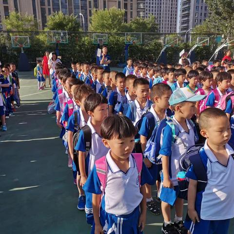 我是小学生，我爱上学