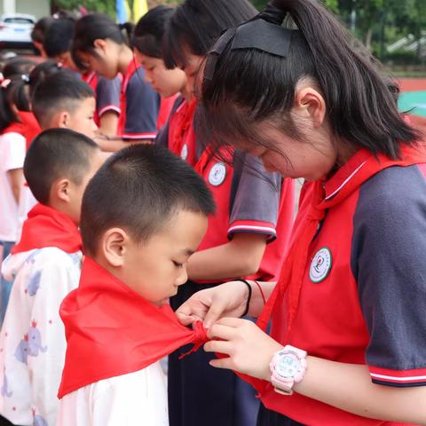 “喜迎二十大，一起向未来”——白羊小学六一表彰庆祝暨“六年十二种味道”首届美食节系列活动