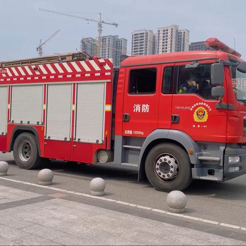 消防进校园，安全记心间——益阳市南县玉潭学校开展消防疏散安全演练