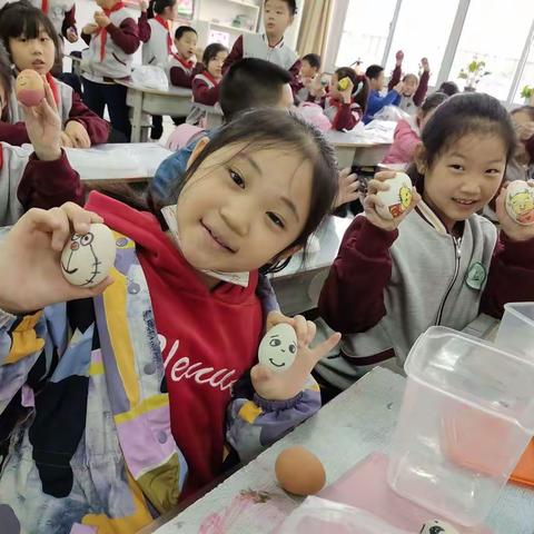 清风细雨话清明，绘蛋碰蛋乐趣多--东营市实验小学2019级三班开展清明节主题活动