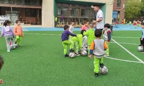 泊语湾足球⚽1班汇报活动