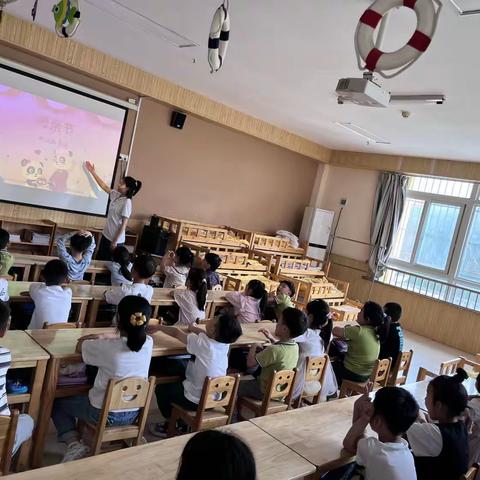 布瑞林特幼儿园大大一班“温情五月 感恩妈妈”主题活动