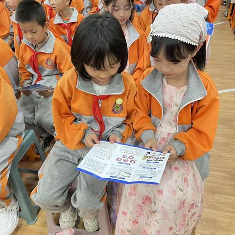 民法典进学校。典亮青春护航