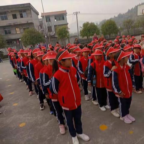 “研学旅行增见识，寓教于乐促成长”——荷湖下梅小学五年级工业小镇之旅