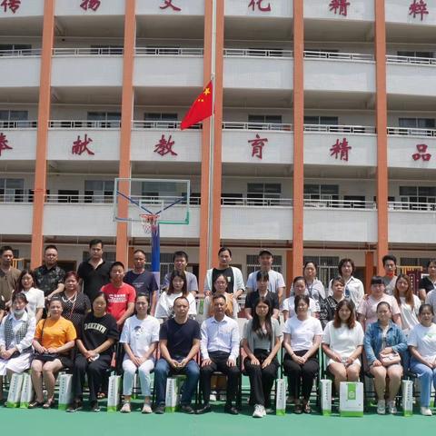 家校同心，教育同行——广州市花都区新徽志才学校第二届家委会第二次会议