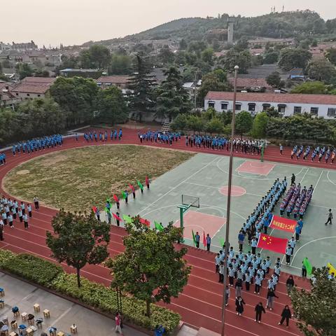 拥抱运动，精彩人生——徐州市第三十二中学秋季田径运动会顺利开幕