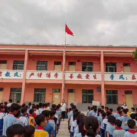 警校携手，护苗安全__陵水黎族自治县椰林镇里仁小学（副本）