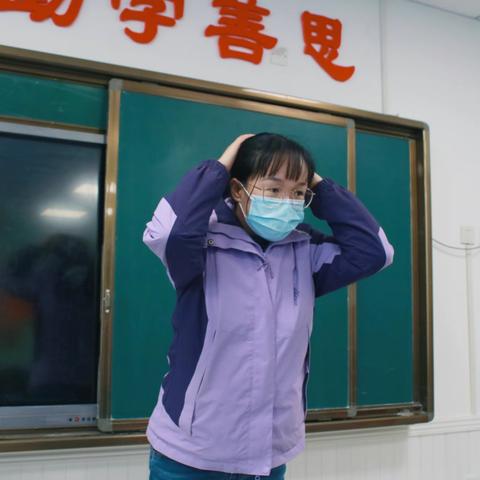 开学安全必修课——我校开展防踩踏安全疏散演练
