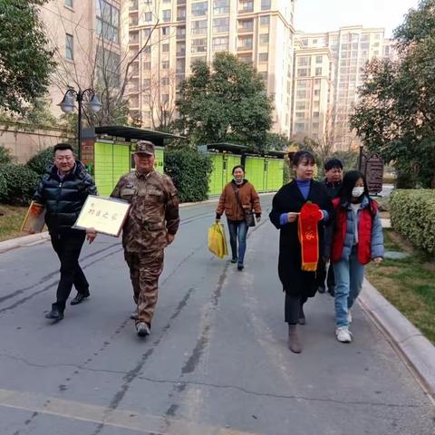双拥共建 |金耀街道鼎立社区走访慰问立功受奖现役军人家属