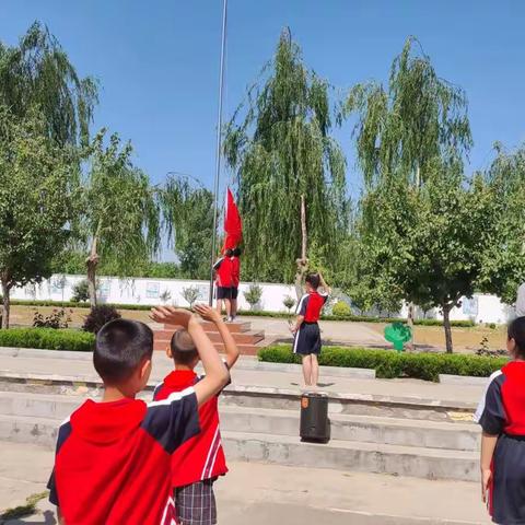 让红领巾更加鲜艳·争做新时代好队员-北店子小学举行新队员入队仪式