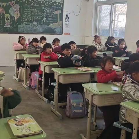 整理收纳我最棒，习惯养成我最行——永和镇庞湾小学一年级