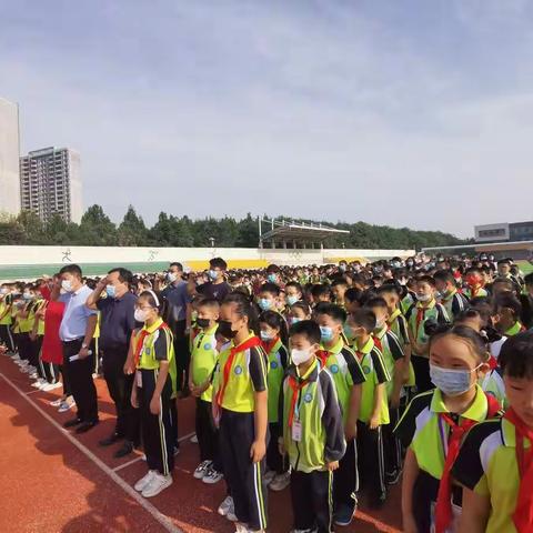 踔厉奋发当有为  扬帆启航新征程—度假区实验小学举行新学期升旗仪式