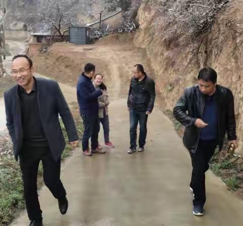 传递“温情”，家校“共融”