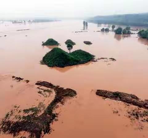 王英軍：秋雨绵绵祭英烈