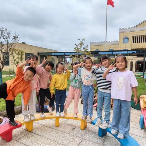 富家桥镇中心幼儿园大二班第四周日常活动剪辑