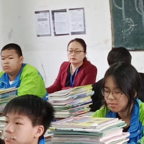 教学视导为引领，交流研讨促提升——临桂区教育局教研室到我校开展教学视导工作