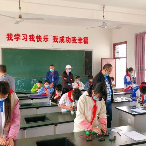 实验求真，操作求实——青市中心小学校2022年小学毕业科学实验操作考试