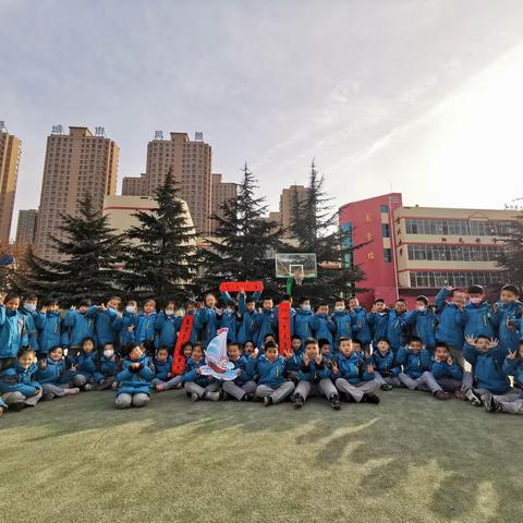 以时光为鉴，记录点滴成长——致一六班56位小读者