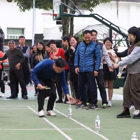 我校举行教工健身趣味活动