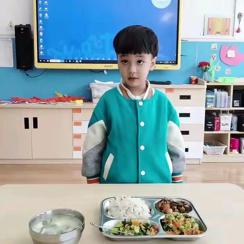 小二班小小播报员高梓航