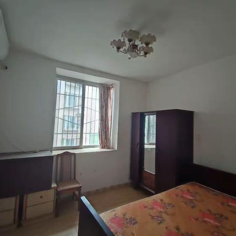 仙鹤观4楼套二，600/月