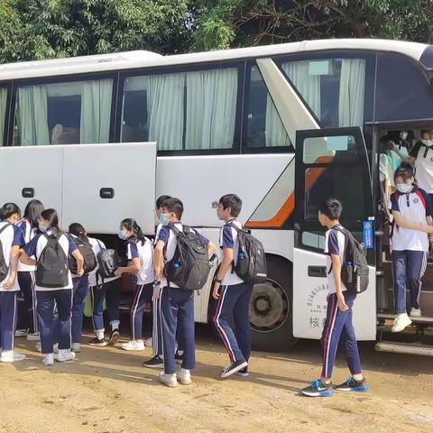 学军人之风采～广东华锐中小学综合实践活动教育基地