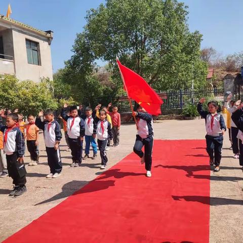 喜迎二十大，争做好队员——梅木小学举行建队日主题活动暨新队员入队仪式