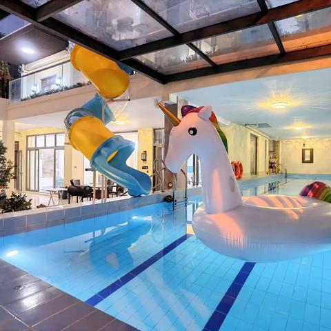 台山颐和温泉城｜星晨·6房10床滑梯泳池温泉度假别墅（独立K房）